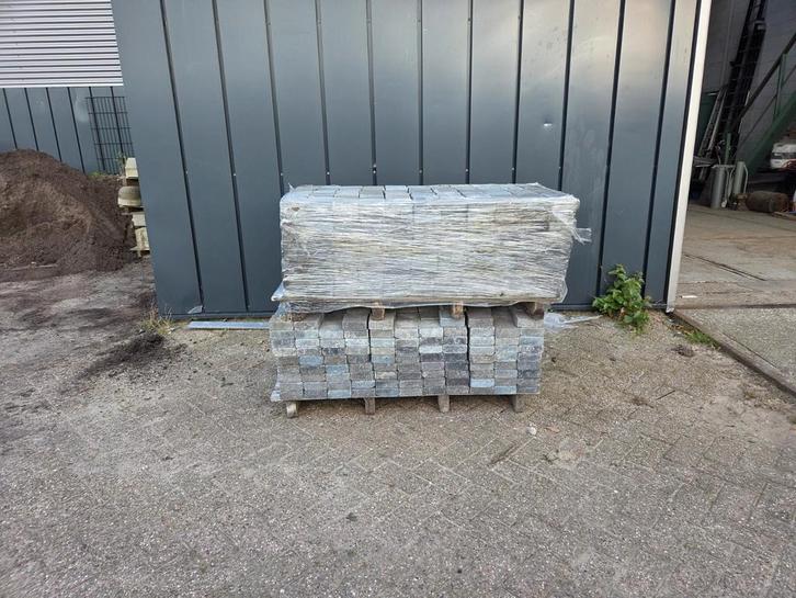 Grijze/Blauwe Cobblestones - 4200 stuks, Tuin en Terras, Tegels en Klinkers, Gebruikt, Klinkers, Beton, 10 m² of meer, Ophalen