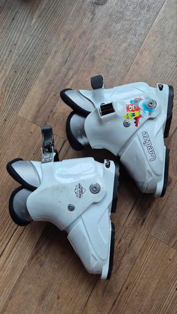 Wetzize kinderskischoenen maat 16.5 beschikbaar voor biedingen