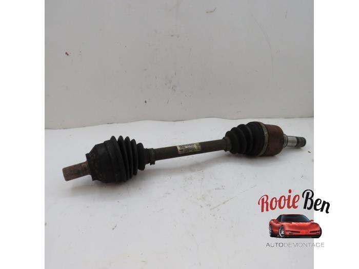 Aandrijfas links-voor van een Volvo V50, Auto-onderdelen, Remmen en Aandrijving, Volvo, Gebruikt, 3 maanden garantie, Ophalen of Verzenden