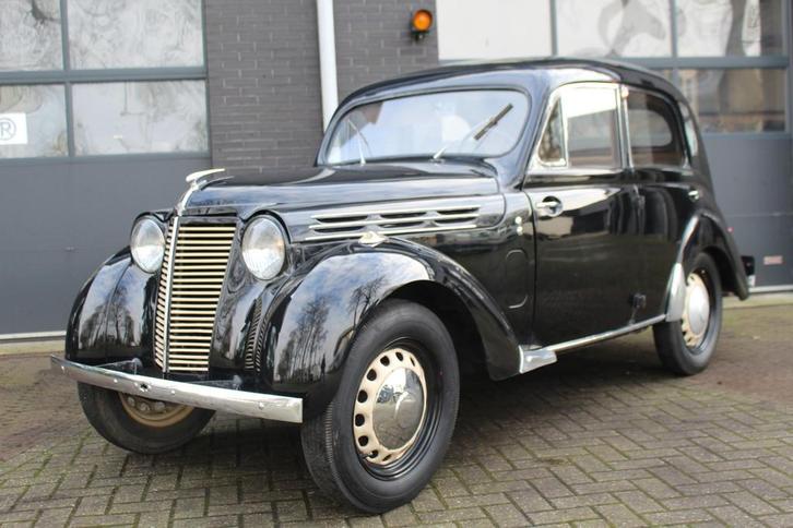 Renault Juvaquatre 4 GOEDE STAAT! VERZAMELAAR! (bj 1946), Auto's, Oldtimers, Bedrijf, Te koop, Renault, Benzine, Hatchback, Handgeschakeld