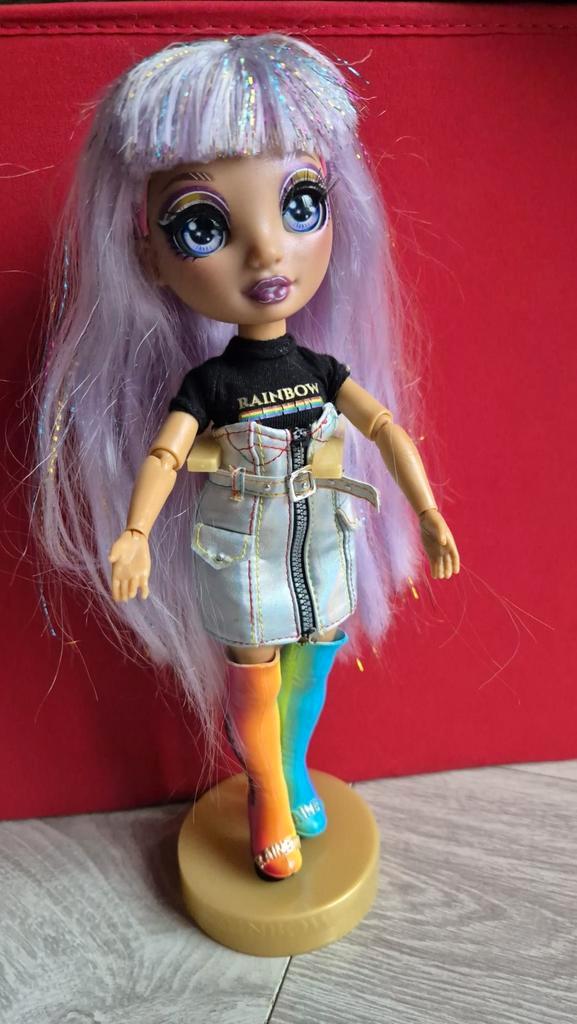 Rainbow High Avery Fashion Doll, Verzamelen, Poppen, Zo goed als nieuw, Fashion Doll, Ophalen of Verzenden