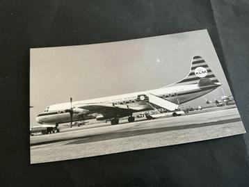 Oude foto KLM Lockheed Electra Schiphol beschikbaar voor biedingen