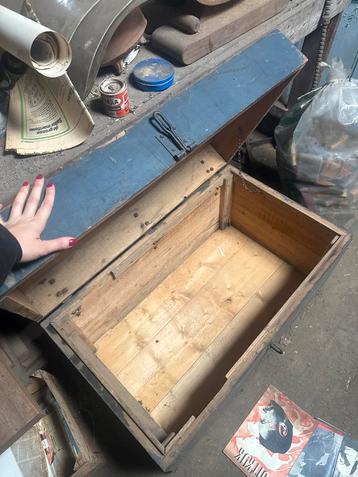 Oude Houten Kist / Opbergkist beschikbaar voor biedingen