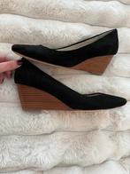 Di Lauro Zwarte Suède Sleehak Schoenen - Albert Nolten, Ophalen of Verzenden, Zo goed als nieuw, Zwart, Schoenen met hoge hakken