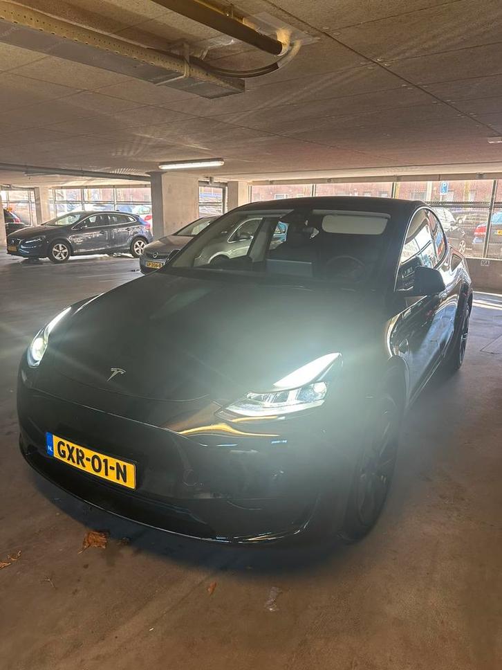 Tesla Model Y 2024 Zwart long range 35,000 €, Auto's, Tesla, Particulier, Model Y, Elektrisch, SUV of Terreinwagen, Automaat, Origineel Nederlands