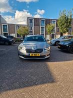Skoda Superb 1.6TDI 88KW Combi Dsg-7 2016 Grijs, Stof, Zwart, 4 cilinders, USB