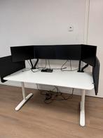 Te koop kantoor meubilair (bureau,stoelen,beeldschermen), Ophalen, Zo goed als nieuw