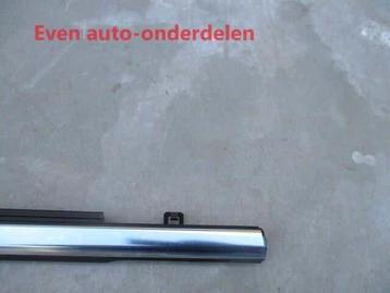 rechts achterportier ruit lijst lexus IS 250H..350 H beschikbaar voor biedingen