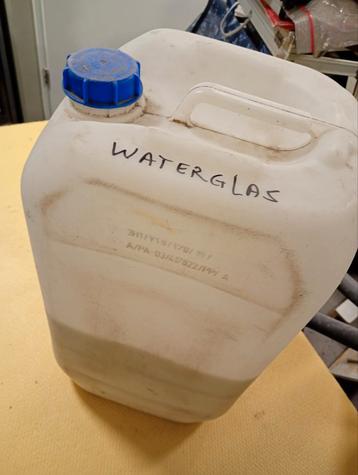 5 of 15 ltr Waterglas Kiesol Glasvernis natriumsilicaat   beschikbaar voor biedingen
