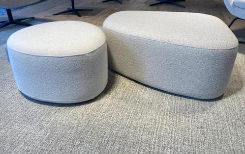 Montel poef showroom, Huis en Inrichting, Banken | Voetenbanken en Poefen, Nieuw, 50 tot 75 cm, 50 tot 75 cm, Overige vormen, Stof
