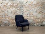 Fritz Hansen Fri Chair bi TheReSales, 75 tot 100 cm, Ophalen of Verzenden, Zo goed als nieuw, Metaal