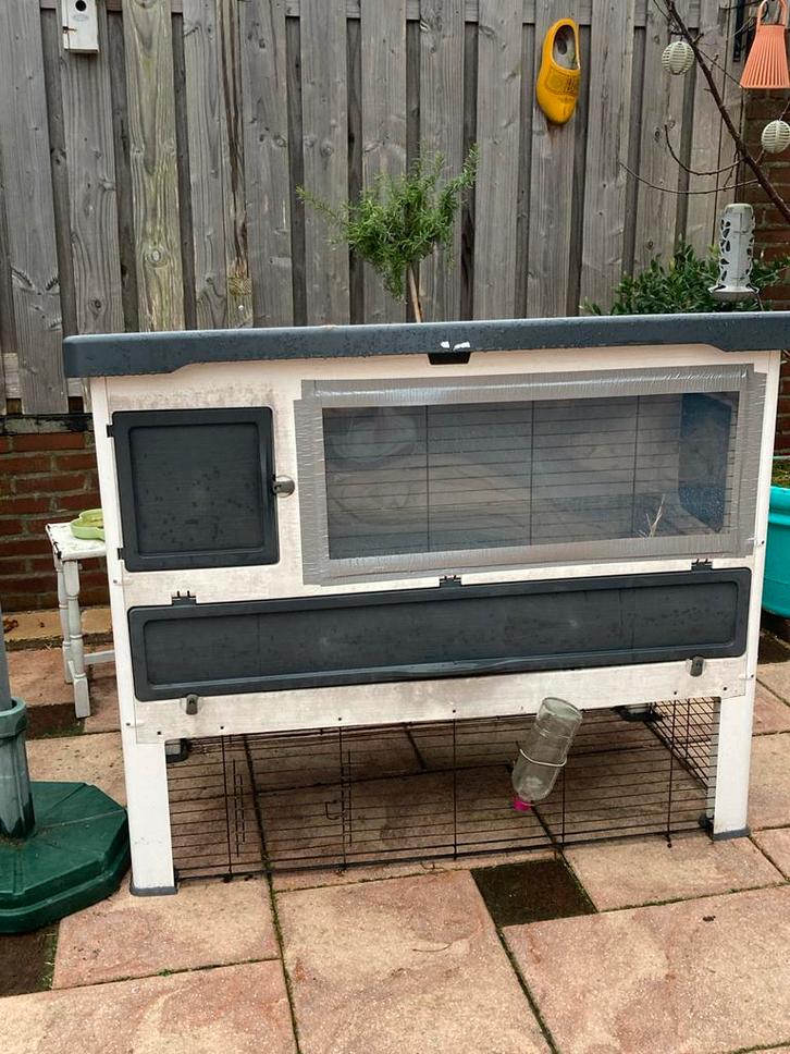 Groot konijnenhok in prima staat ., Dieren en Toebehoren, Knaagdieren en Konijnen | Hokken en Kooien, Gebruikt, Hok, 90 cm of meer