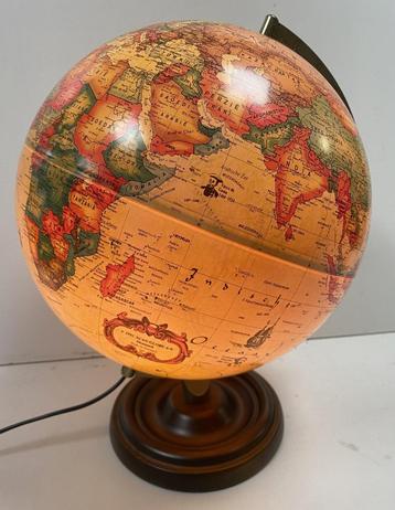 Scan Globe met verlichting beschikbaar voor biedingen