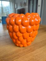 Vaas van DK., Aardewerk of Porselein, Oranje, Ophalen of Verzenden, Zo goed als nieuw