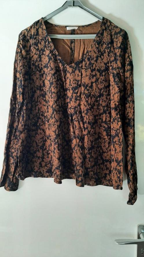 Blouse .rrk American Vintage.  Nieuw., Kleding | Dames, Blouses en Tunieken, Nieuw, Maat 38/40 (M), Overige kleuren, Ophalen of Verzenden