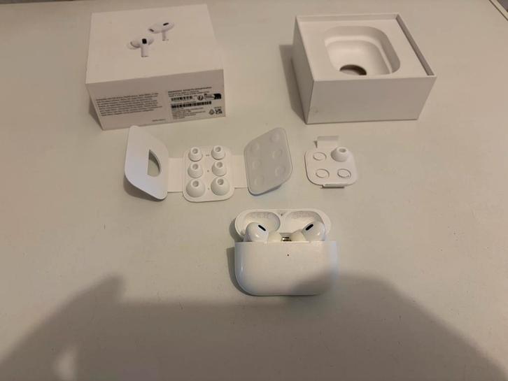 Originele AirPods 2 Pro - Rechts defect, Telecommunicatie, Mobiele telefoons | Oordopjes, Gebruikt, In gehoorgang (in-ear), Bluetooth