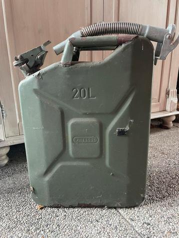 Antieke Jerrycan 20 liter beschikbaar voor biedingen