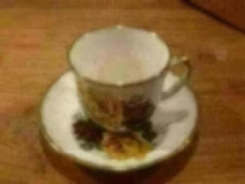 Kop en schotel rozen aynsley, Huis en Inrichting, Keuken | Servies, Zo goed als nieuw, Kop(pen) en/of Schotel(s), Ophalen of Verzenden