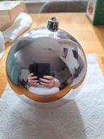 Zilverkleurige grote kerstbal h, Diversen, Kerst, Onbekend, Ophalen of Verzenden, Zo goed als nieuw, Losse verkoop
