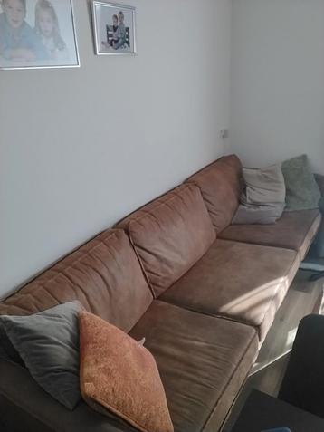 Mooie 3-zits Suede Bank - Netjes Onderhouden! beschikbaar voor biedingen