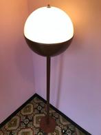 Space Age vloerlamp met witte kap, vintage design, Huis en Inrichting, Lampen | Vloerlampen, Ophalen of Verzenden, Zo goed als nieuw