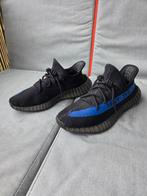 Yeezy boost 350 V2 Zwart Blauw 43 1/3, Ophalen of Verzenden, Zo goed als nieuw, Blauw