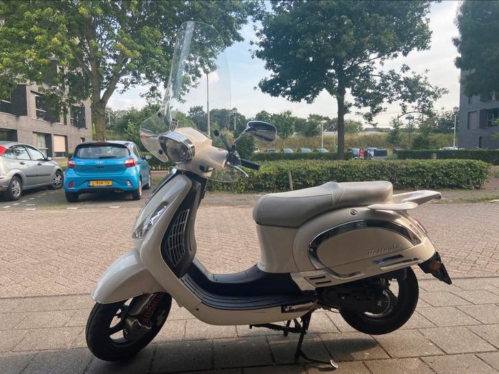 Benzhou Classic 50 Retro Bellagio Opknap Scooter, Fietsen en Brommers, Snorfietsen en Snorscooters, Gebruikt, Overige merken, Benzine