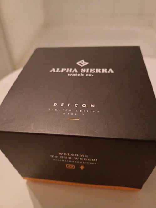 Alpha Sierra Defcon Mark V, Sieraden, Tassen en Uiterlijk, Horloges | Heren, Zo goed als nieuw, Polshorloge, Overige merken, Staal