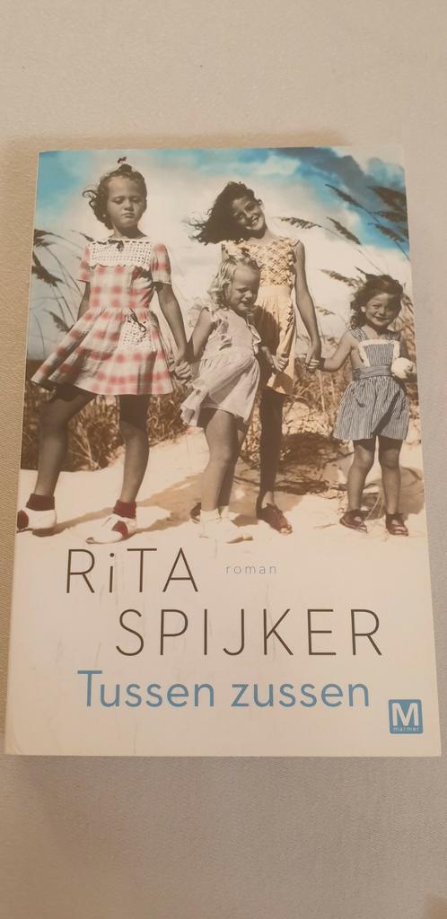 Rita Spijker - Tussen zussen, Boeken, Literatuur, Zo goed als nieuw, Nederland, Ophalen of Verzenden