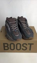 Yeezy 700 v2, Kleding | Heren, Schoenen, Bruin, Ophalen of Verzenden, Yeezy, Sneakers of Gympen