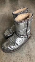 UGG  laarzen maat 33!, Ophalen of Verzenden, Zo goed als nieuw, Meisje, Laarzen