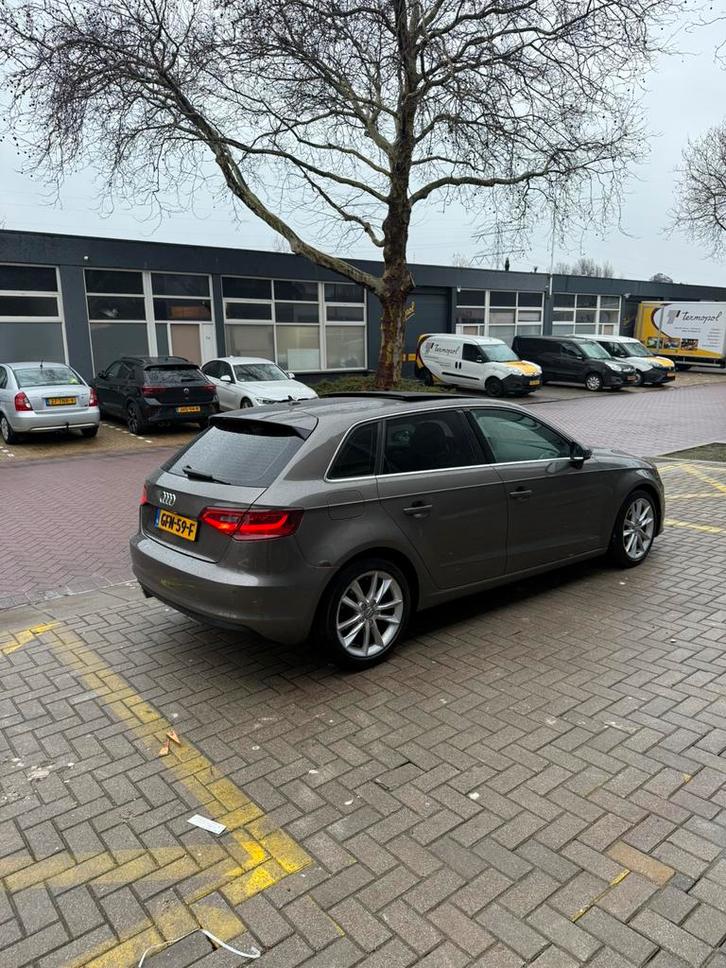 Audi A3 1.6 TDI  Sportback S-tronic 2014 AUTOMAAT vol opties, Auto's, Audi, Particulier, A3, Diesel, Hatchback, Automaat, Geïmporteerd