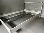 Te kopen stalen frame met balk voor lattenbodems, Huis en Inrichting, Slaapkamer | Bedden, Ophalen, Gebruikt, Wit, Tweepersoons