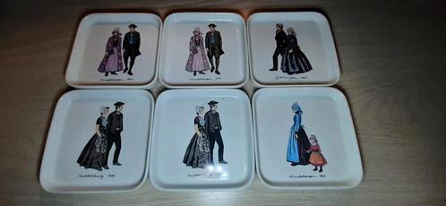 Klederdracht gebakservies Villeroy en Boch, Huis en Inrichting, Keuken | Servies, Zo goed als nieuw, Bord(en), Overige stijlen