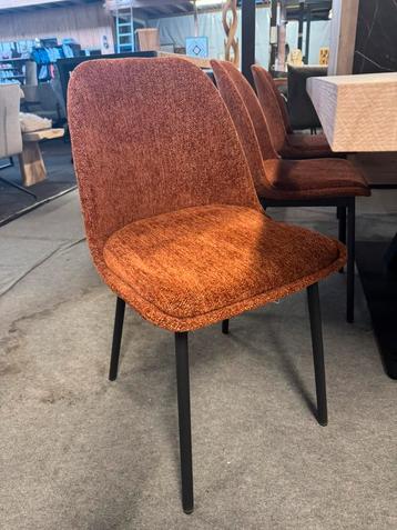 NIEUWE eetkamerstoelen beschikbaar voor biedingen