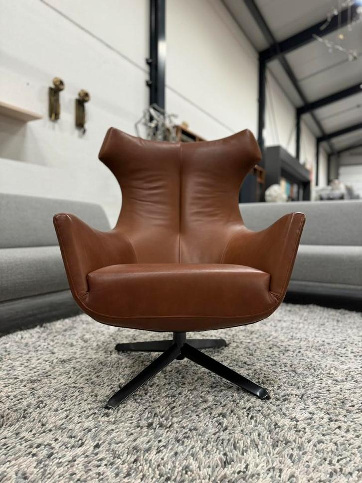 Nieuw Design on Stock Nosto Relaxfauteuil bruin leer Stoel, Huis en Inrichting, Fauteuils, Nieuw, Leer, 50 tot 75 cm, 75 tot 100 cm