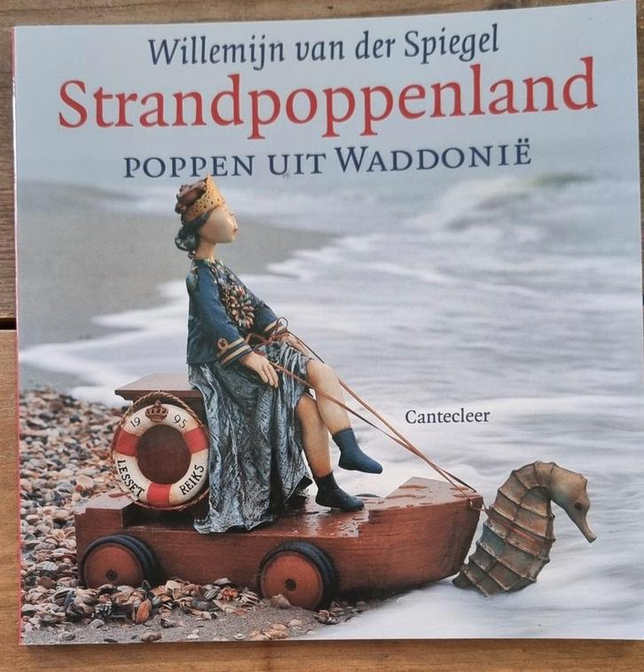 W. van der Spiegel - Strandpoppenland, Boeken, Hobby en Vrije tijd, Zo goed als nieuw, Poppen maken, Ophalen of Verzenden