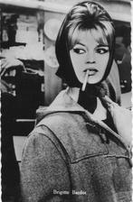 Filmsterren ansichtkaart Brigitte Bardot, Ophalen of Verzenden, 1960 tot 1980, Ongelopen, Sterren en Beroemdheden