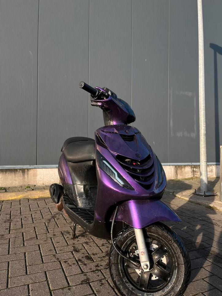 Piaggio Zip 50cc 2017, Fietsen en Brommers, Scooters | Piaggio, Zo goed als nieuw, Zip, Maximaal 45 km/u, Benzine, Ophalen