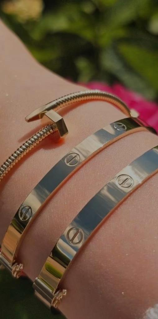 14k gouden spijkeramband en love armband bangle - NIEUW, Sieraden, Tassen en Uiterlijk, Armbanden, Nieuw, Goud, Goud, Ophalen of Verzenden