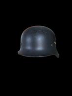 M40 66 Luftwaffe helm. mooi decal, Verzamelen, Militaria | Tweede Wereldoorlog, Ophalen of Verzenden, Luchtmacht, Duitsland, Helm of Baret