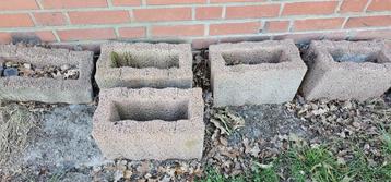 Bloembakken ( stapelbloembakken) beschikbaar voor biedingen