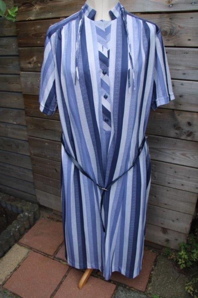 Jurk blauw Derofa mt 51 Vintage Nieuw Vaste prijs, Kleding | Dames, Jurken, Nieuw, Maat 46/48 (XL) of groter, Blauw, Onder de knie