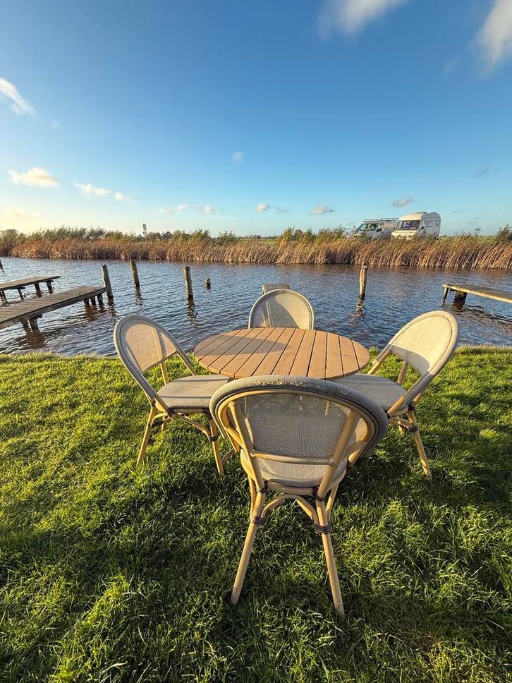 Kunstof tuinset houtlook –nette opklapbare tafel + 4 stoelen, Tuin en Terras, Tuinsets en Loungesets, Gebruikt, Tuinset, Kunststof