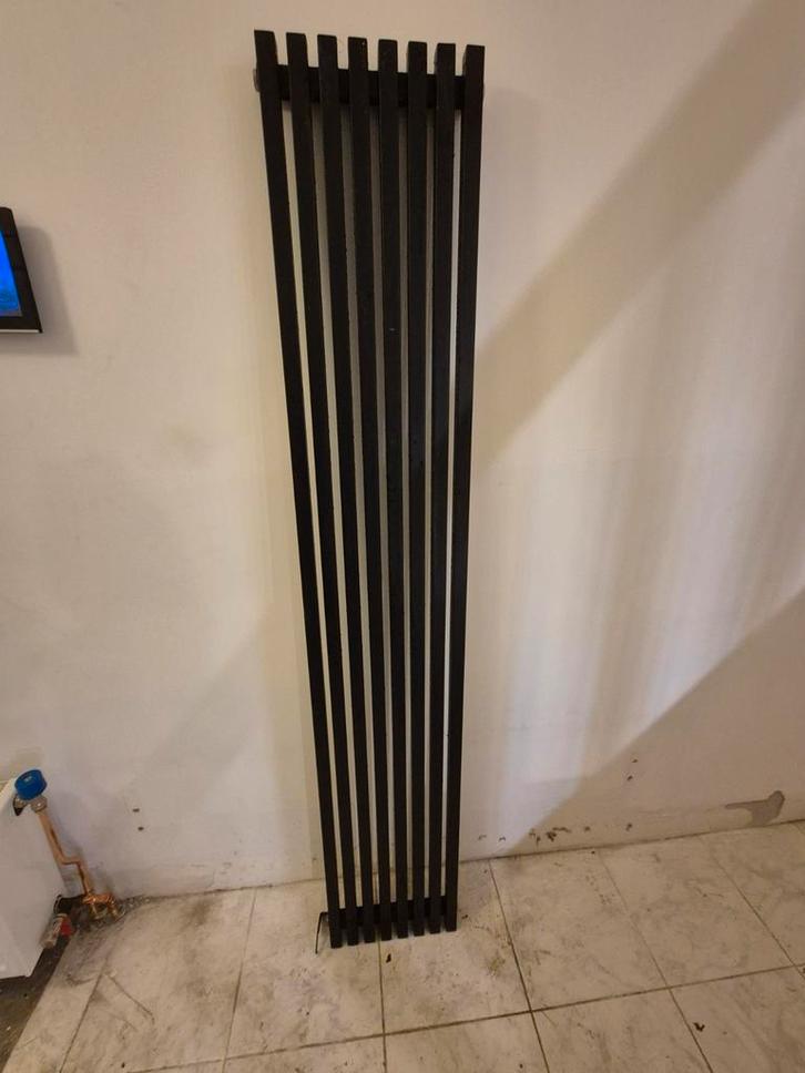 Designradiator 32x180 - Midden Onder Aansluiting, Doe-het-zelf en Verbouw, Verwarming en Radiatoren, Ophalen