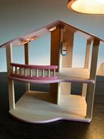Pintoy Poppenhuis met Roze Dak - Zeer Goede Staat, Ophalen of Verzenden, Zo goed als nieuw, Poppenhuis