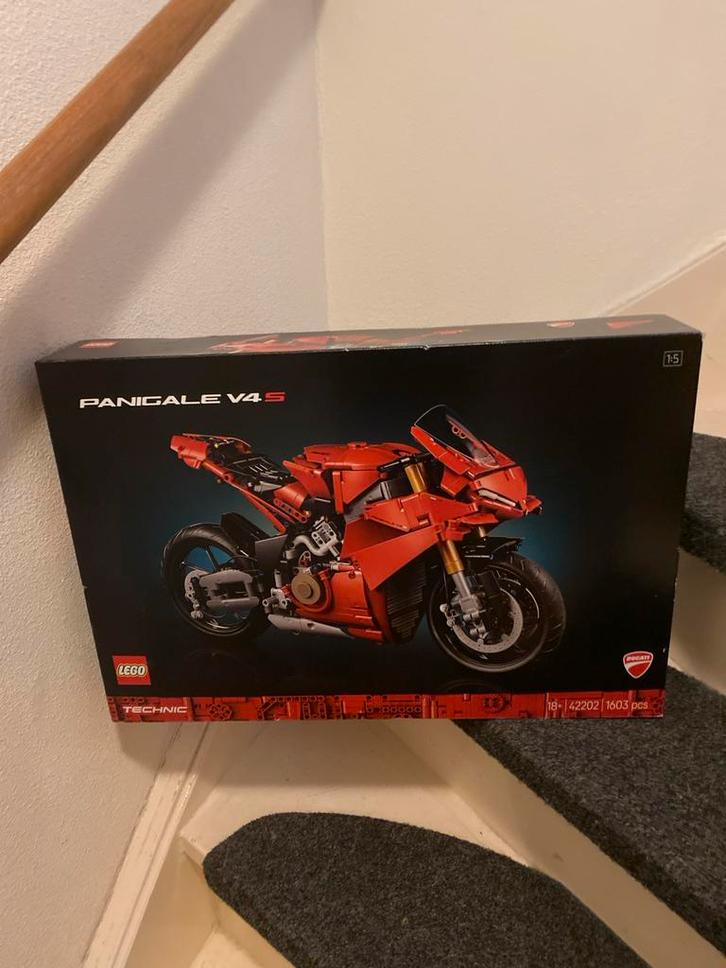 Lego Technic Ducati Panigale V4 R - Nieuwstaat!, Kinderen en Baby's, Speelgoed | Duplo en Lego, Nieuw, Lego, Complete set, Ophalen of Verzenden