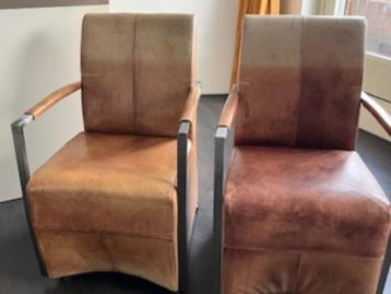 Leren fauteuil / eetkamerstoelen (2 stuks) beschikbaar voor biedingen