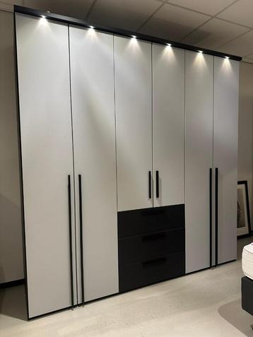 Draaideurkast B:240 x h:240 x d: 62 cm Nolte horizon 100 beschikbaar voor biedingen