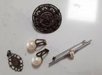 set antieke sieraden 2x broche oorbellen hanger parel antiek, Ophalen of Verzenden, Overige materialen, Hanger